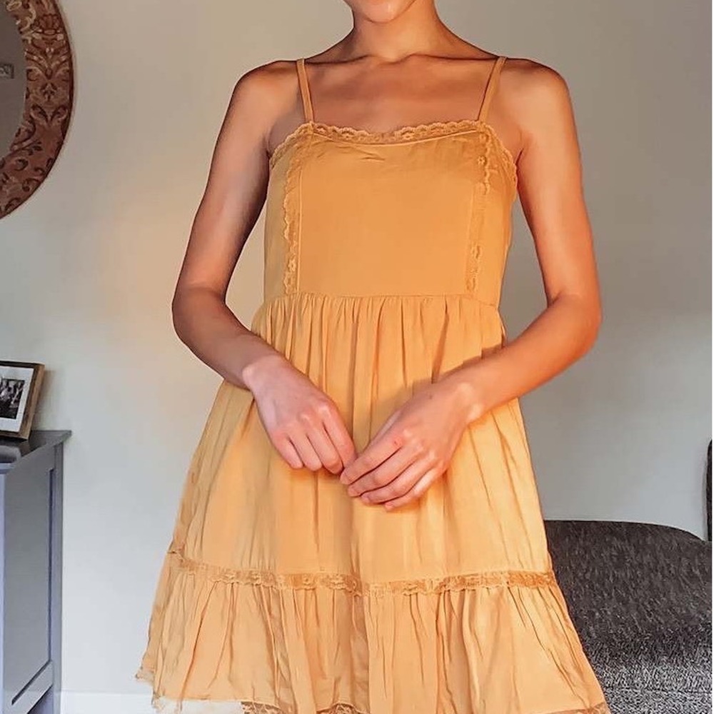 Lulus Mustard Yellow Lace Trim Tiered Babydoll Mini Dress Small Sleeveless Tunic